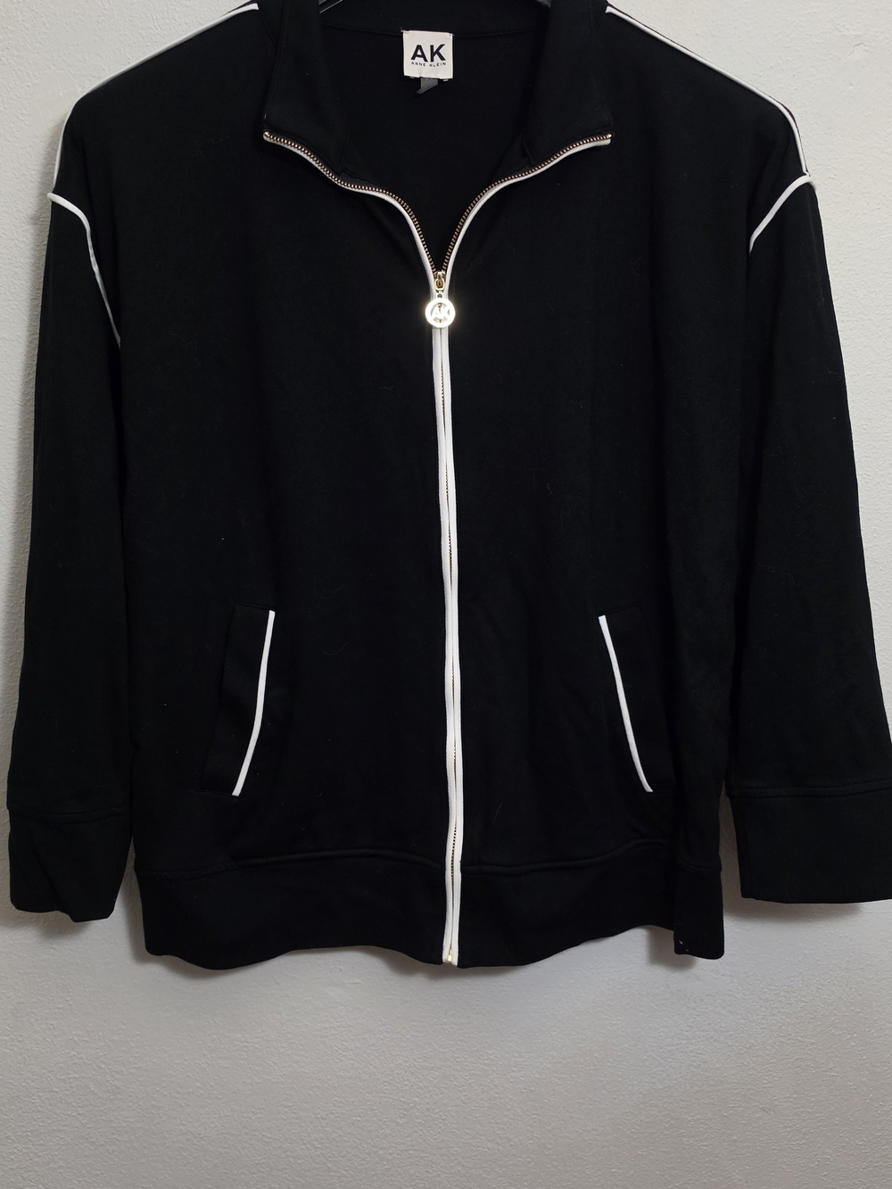 AK Anne Klein Women’s Medium Black Full Zip Track Jacket White Piping Gold Logo